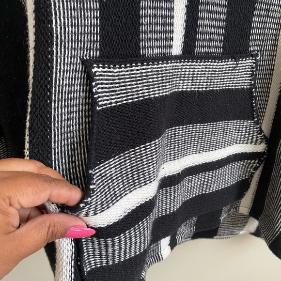 Forever 21 stripe hoodie - Picture 3 of 4